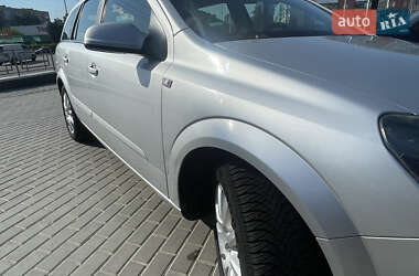 Универсал Opel Astra 2004 в 