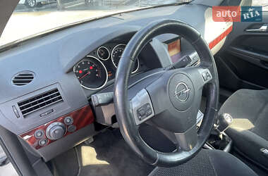 Универсал Opel Astra 2004 в 