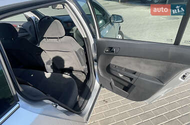 Универсал Opel Astra 2004 в 