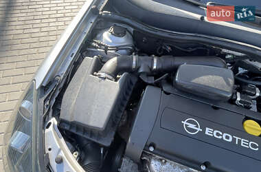 Универсал Opel Astra 2004 в 