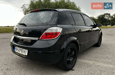 Хэтчбек Opel Astra 2006 в Буске