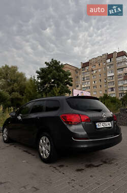 Универсал Opel Astra 2012 в 