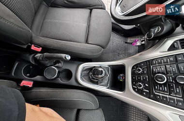 Универсал Opel Astra 2012 в 