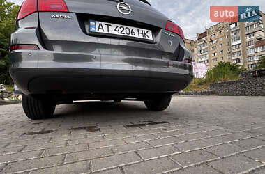 Универсал Opel Astra 2012 в 