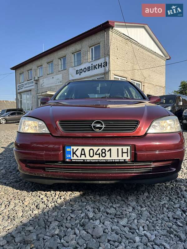 Хэтчбек Opel Astra 2004 в Смеле