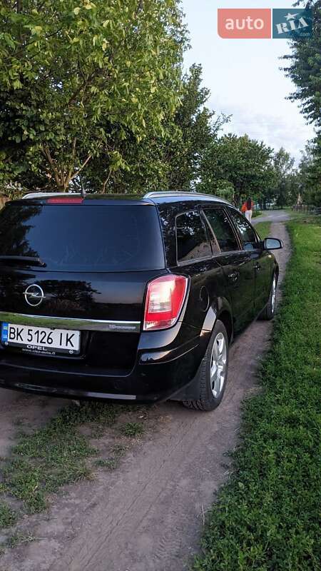 Универсал Opel Astra 2007 в Дубно