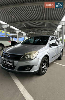 Хэтчбек Opel Astra 2007 в 