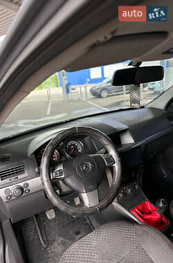 Хэтчбек Opel Astra 2007 в 