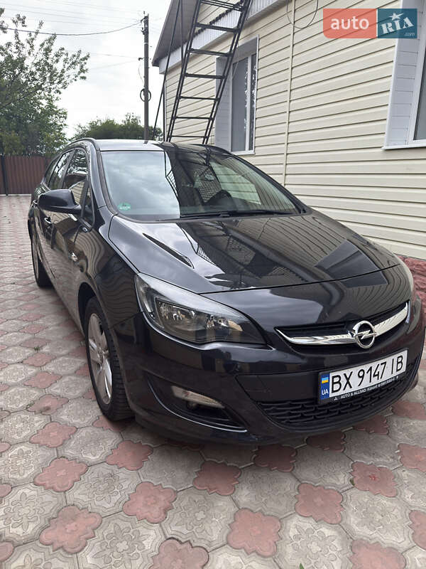 Универсал Opel Astra 2015 в Хмельницком