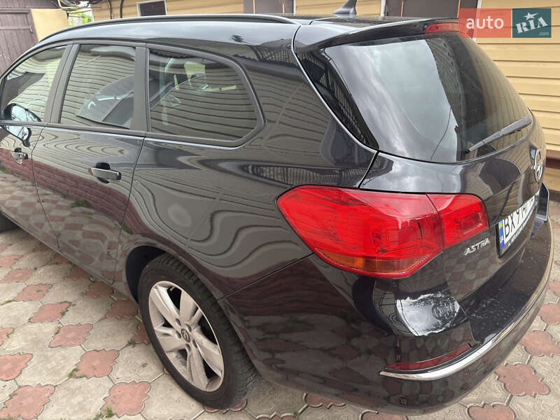 Универсал Opel Astra 2015 в Хмельницком