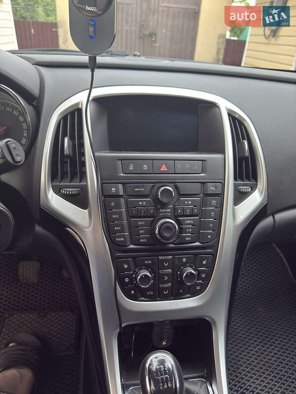 Универсал Opel Astra 2015 в Хмельницком