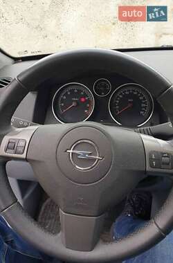 Универсал Opel Astra 2005 в 