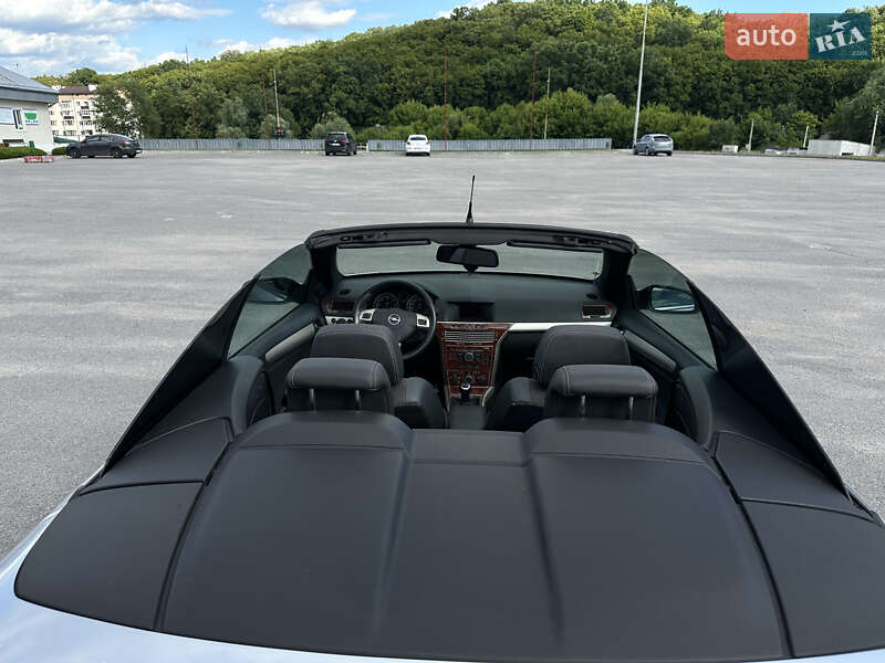 Кабриолет Opel Astra 2006 в Обухове