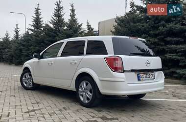 Універсал Opel Astra 2012 в Харкові