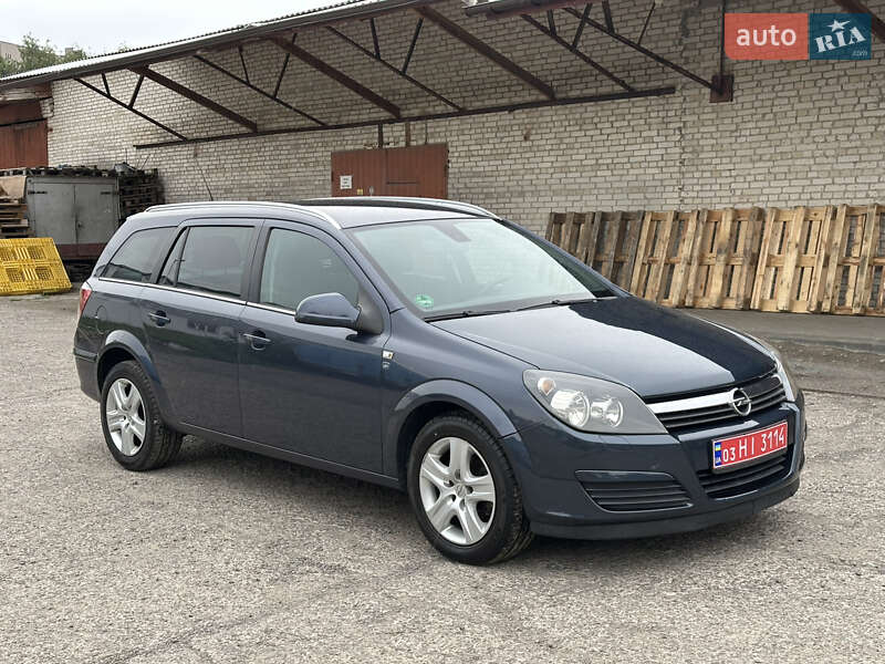 Универсал Opel Astra 2010 в Луцке