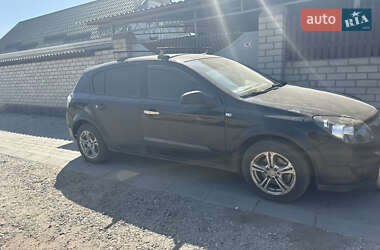 Хэтчбек Opel Astra 2006 в 