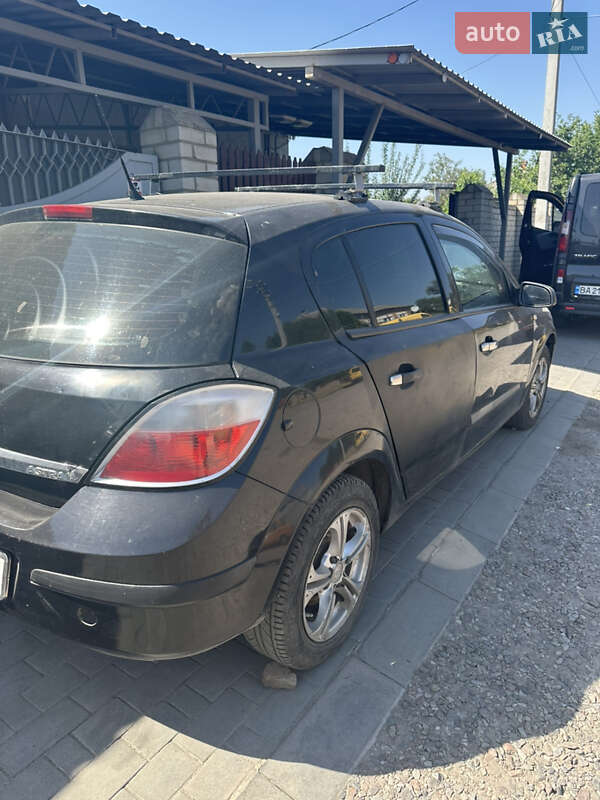 Хэтчбек Opel Astra 2006 в Александрие