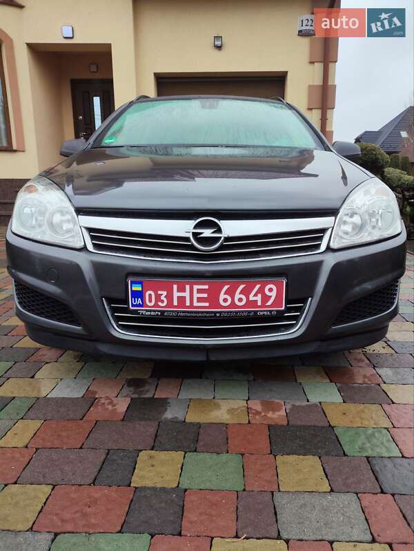 Универсал Opel Astra 2009 в Луцке