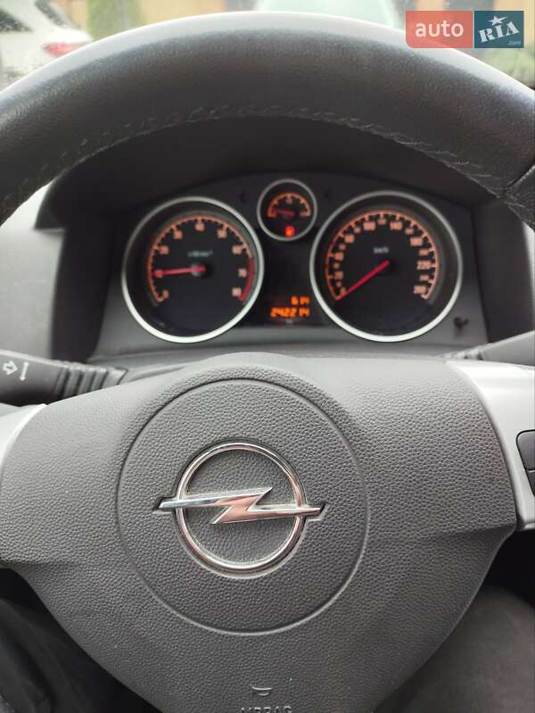 Универсал Opel Astra 2009 в Луцке