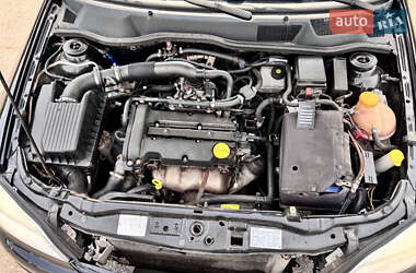 Седан Opel Astra 2006 в 