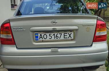 Седан Opel Astra 2008 в 