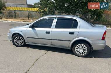 Седан Opel Astra 2005 в 