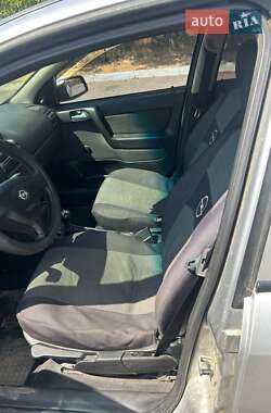 Седан Opel Astra 2005 в 