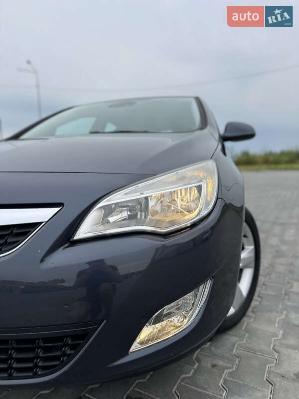 Хэтчбек Opel Astra 2009 в Луцке