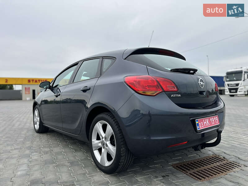 Хэтчбек Opel Astra 2009 в Луцке
