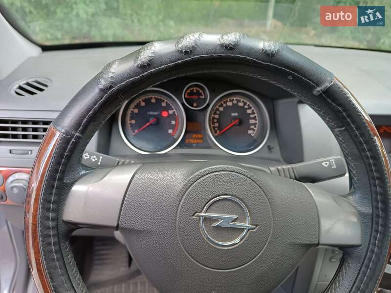 Универсал Opel Astra 2005 в Житомире