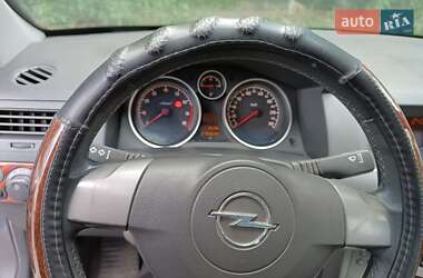 Универсал Opel Astra 2005 в 