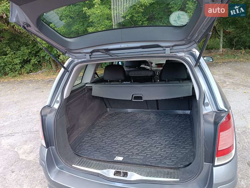 Универсал Opel Astra 2005 в Житомире