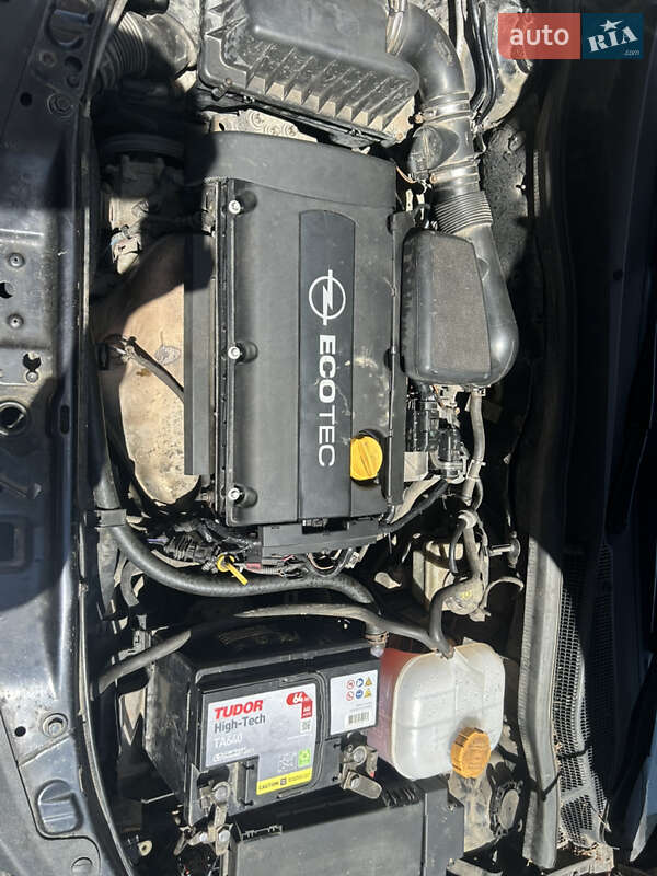 Хэтчбек Opel Astra 2004 в Львове