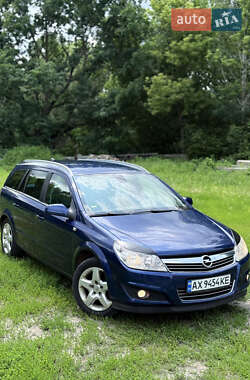 Универсал Opel Astra 2008 в Смеле