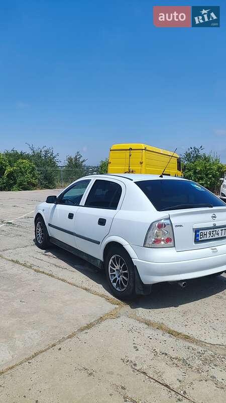 Седан Opel Astra 2002 в Южному