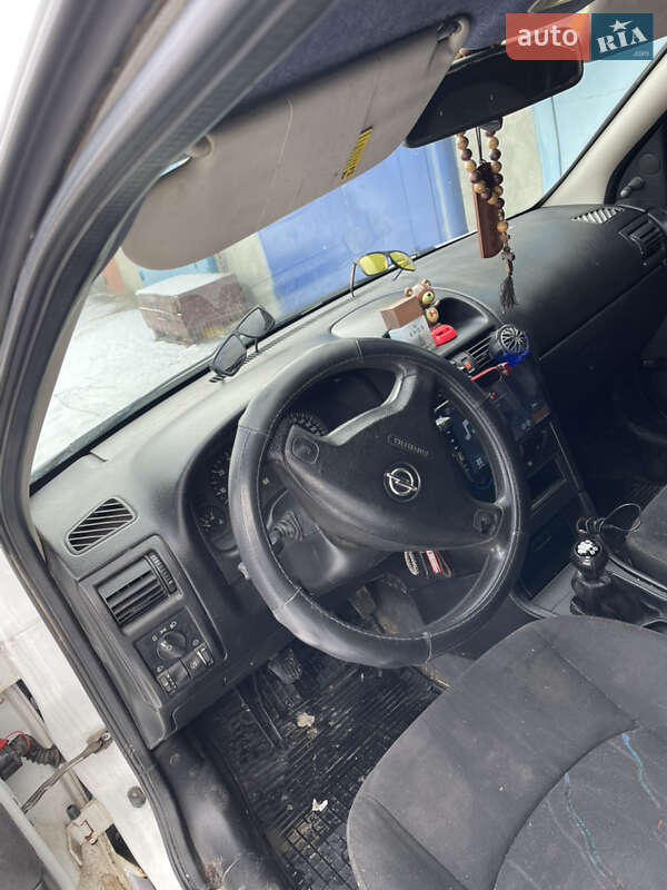 Универсал Opel Astra 2002 в Нетешине