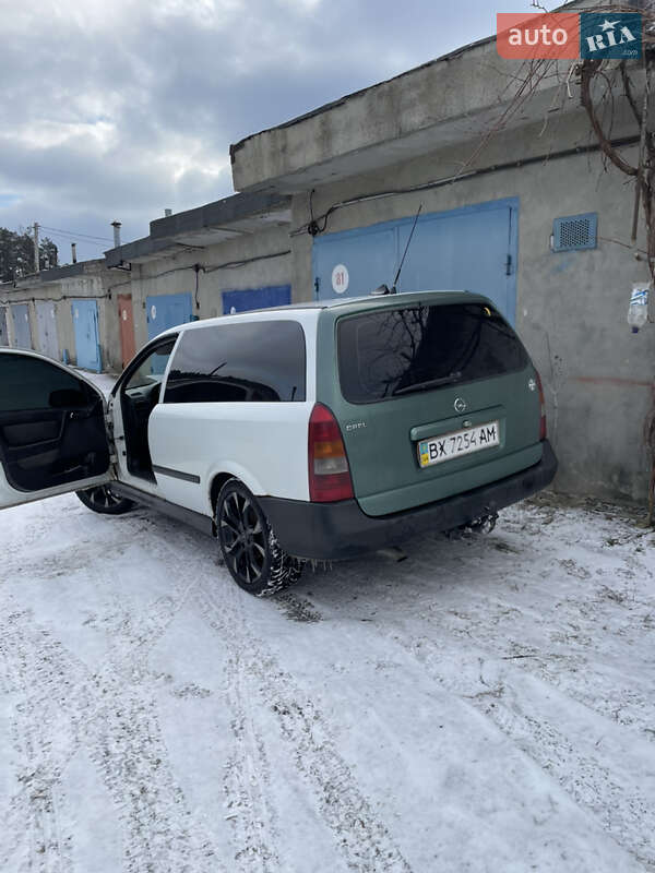 Универсал Opel Astra 2002 в Нетешине