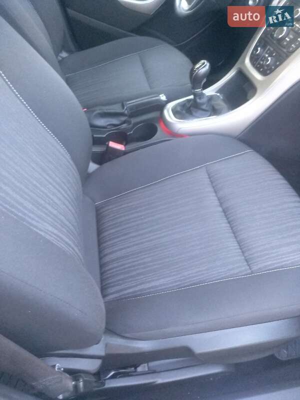 Универсал Opel Astra 2011 в Радивилове