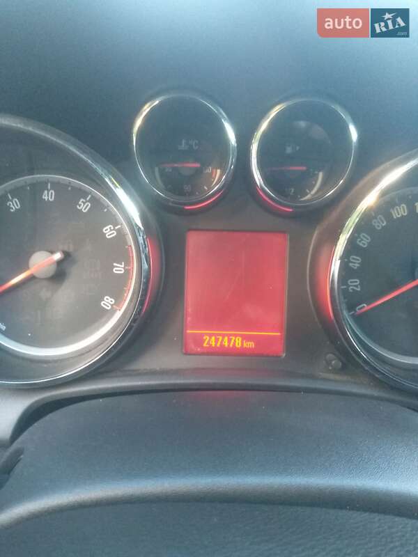 Универсал Opel Astra 2011 в Радивилове