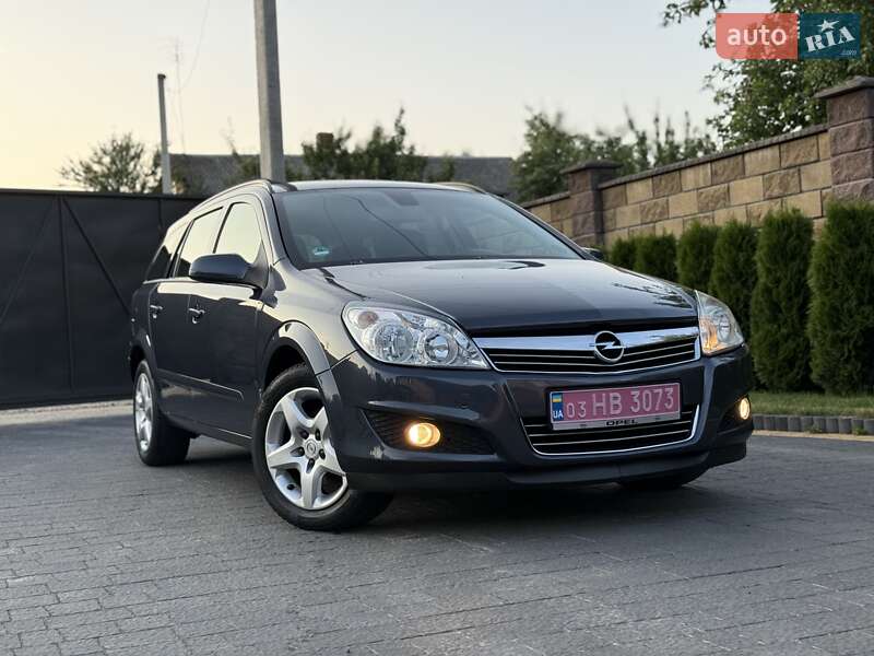 Універсал Opel Astra 2008 в Луцьку