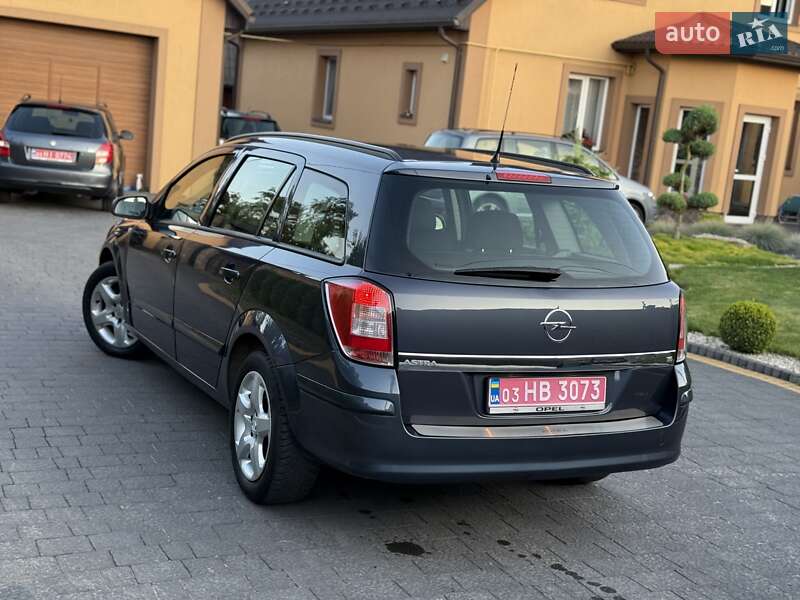 Універсал Opel Astra 2008 в Луцьку