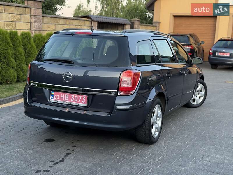 Універсал Opel Astra 2008 в Луцьку