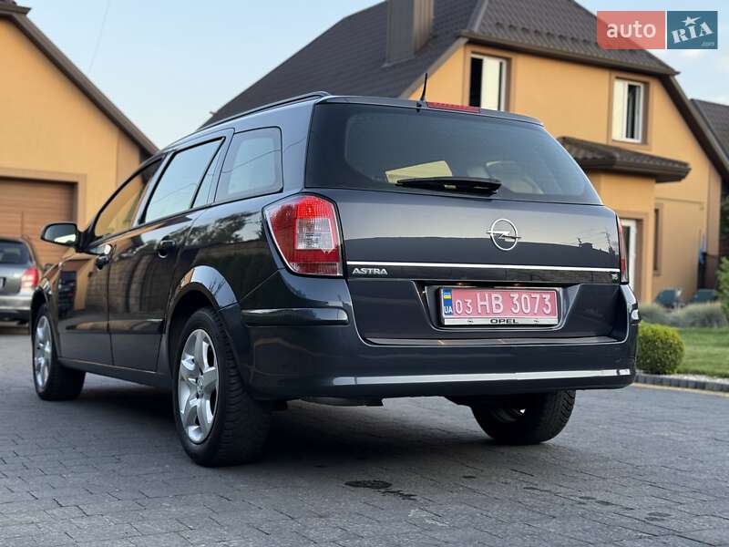 Універсал Opel Astra 2008 в Луцьку