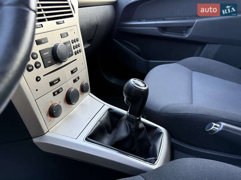 Універсал Opel Astra 2008 в Луцьку
