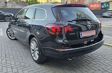 Универсал Opel Astra 2013 в 
