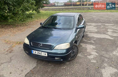 Седан Opel Astra 2004 в Миргороді