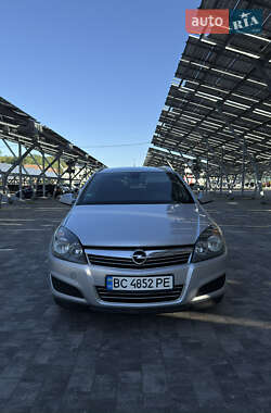 Универсал Opel Astra 2010 в Львове