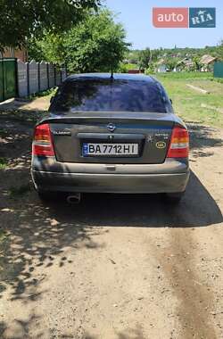 Седан Opel Astra 2004 в Кропивницком