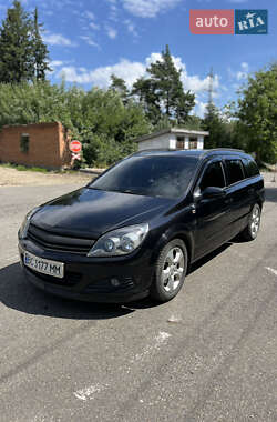 Универсал Opel Astra 2005 в Старом Самборе