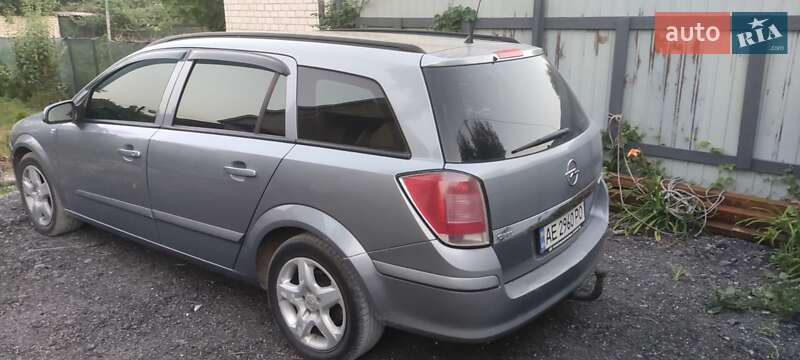 Универсал Opel Astra 2006 в Каменском